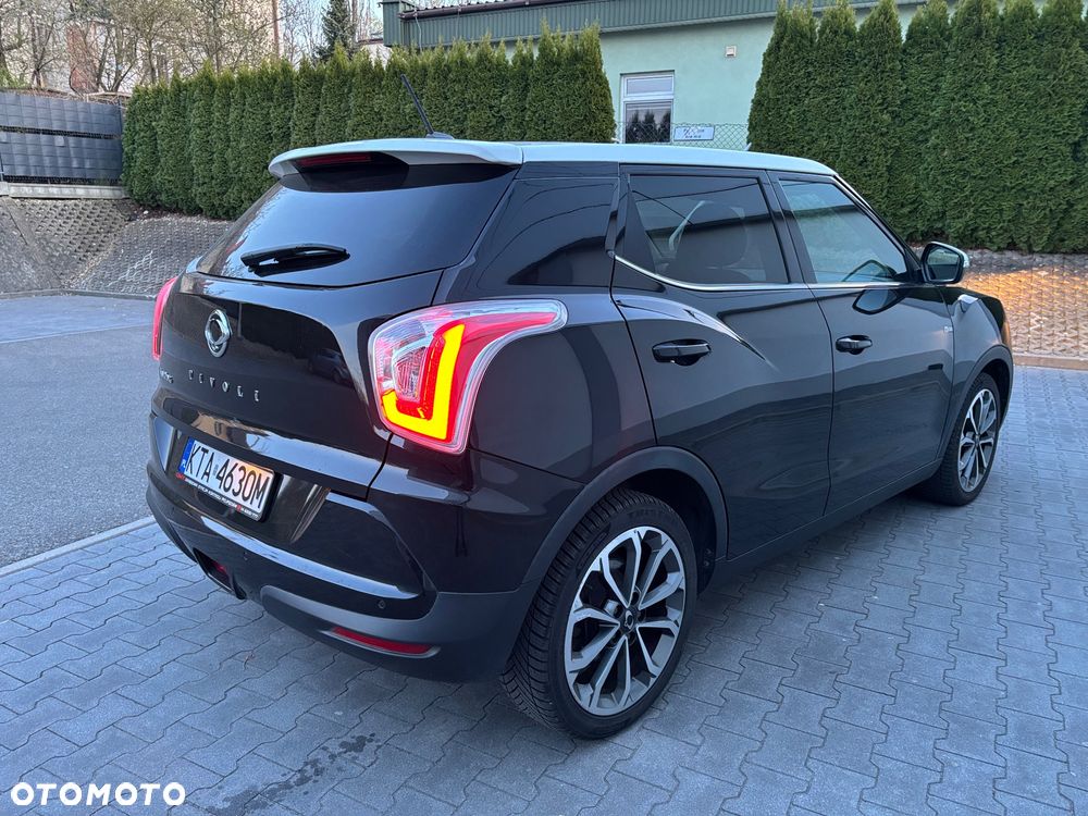 SsangYong/KGM Tivoli e-XGi 160 2WD Black+White - 32