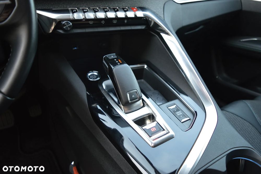 Peugeot 3008 1.2 PureTech GT S&S EAT8 - 19