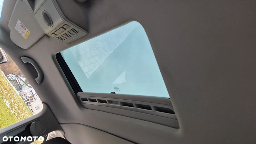 Volkswagen Multivan - 13