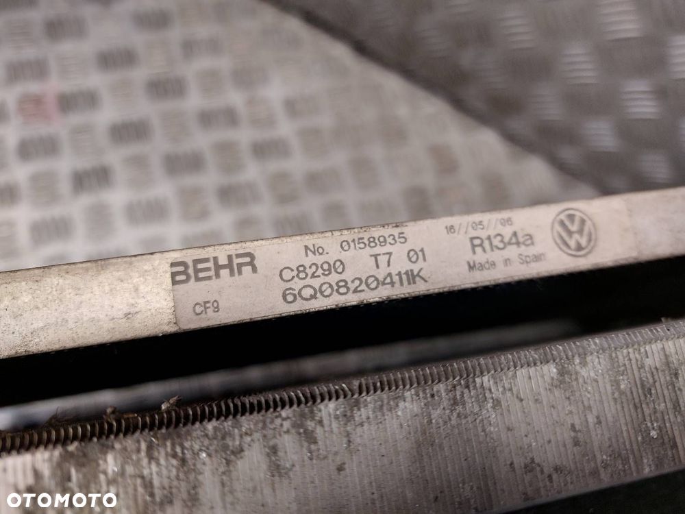 CHŁODNICA WODY KLIMATYZACJI WENTYLATOR VW POLO IV LIFT 1.2 6V 6Q0820411K - 2
