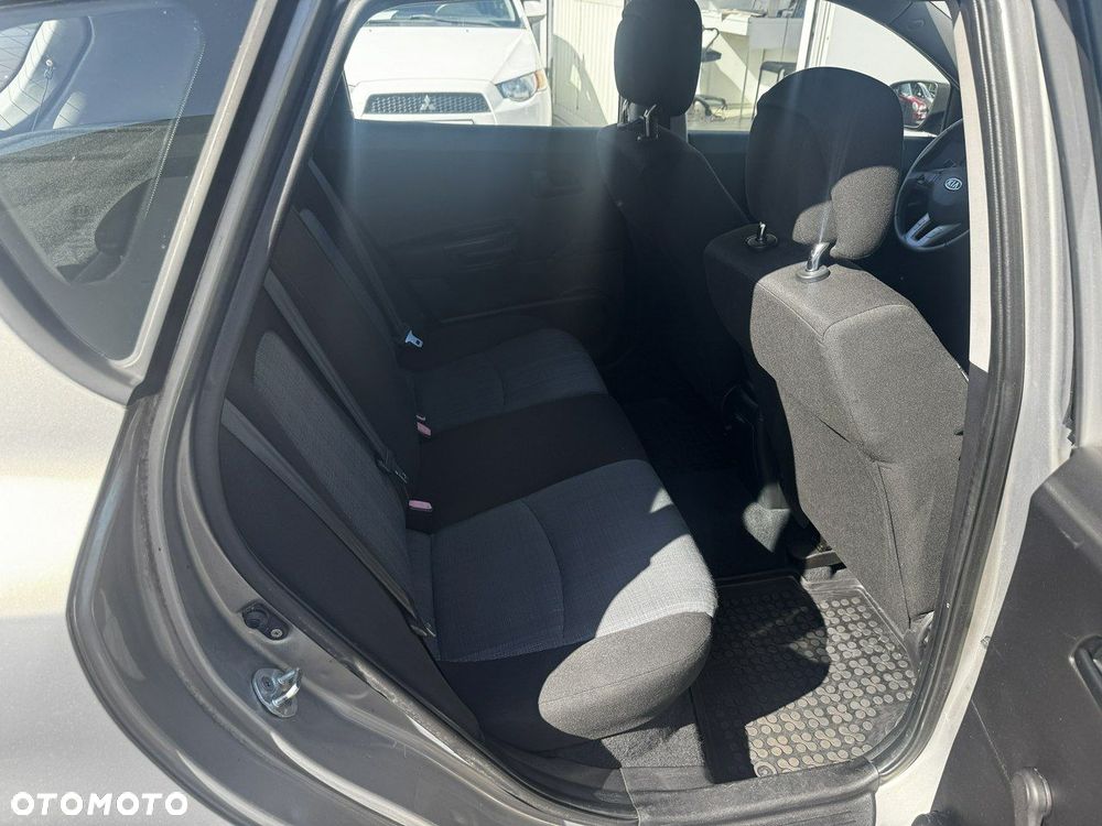 Kia Ceed - 8