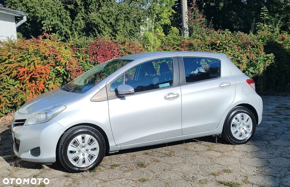 Toyota Yaris - 10