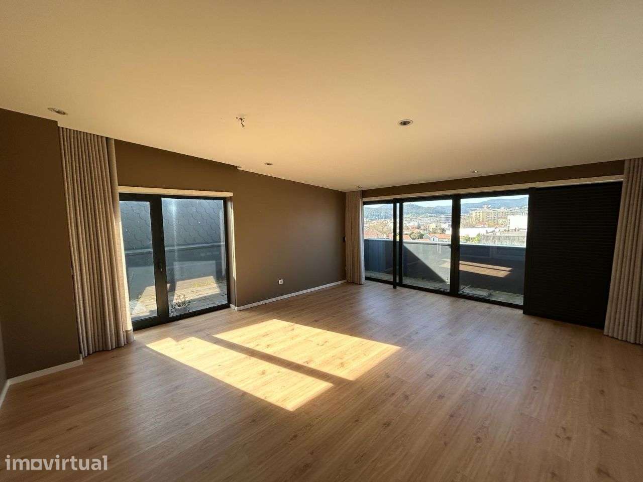 Apartamento T1 centro cidade Barcelos - Grande imagem: 2/10