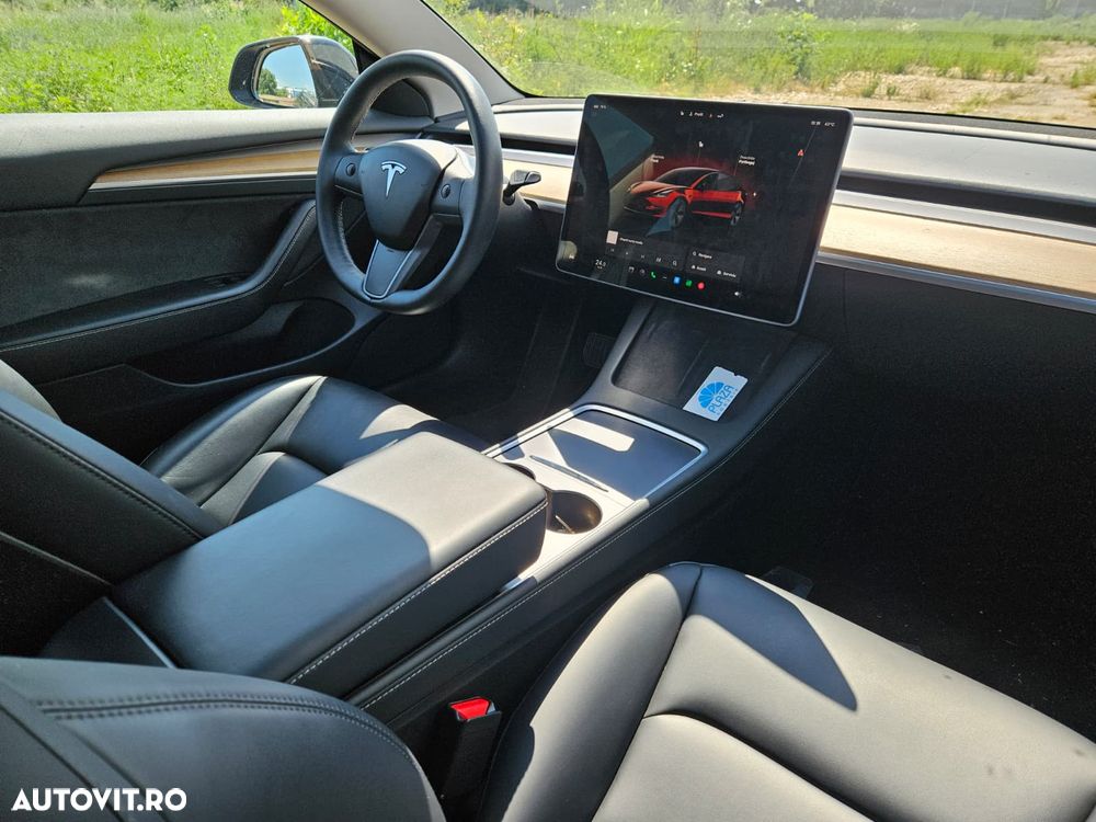 TESLA Model 3 2022 — imagine 2