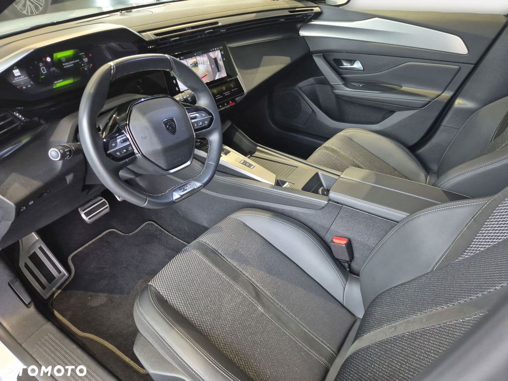 Peugeot 308 1.2 PureTech GT S&S EAT8 - 13
