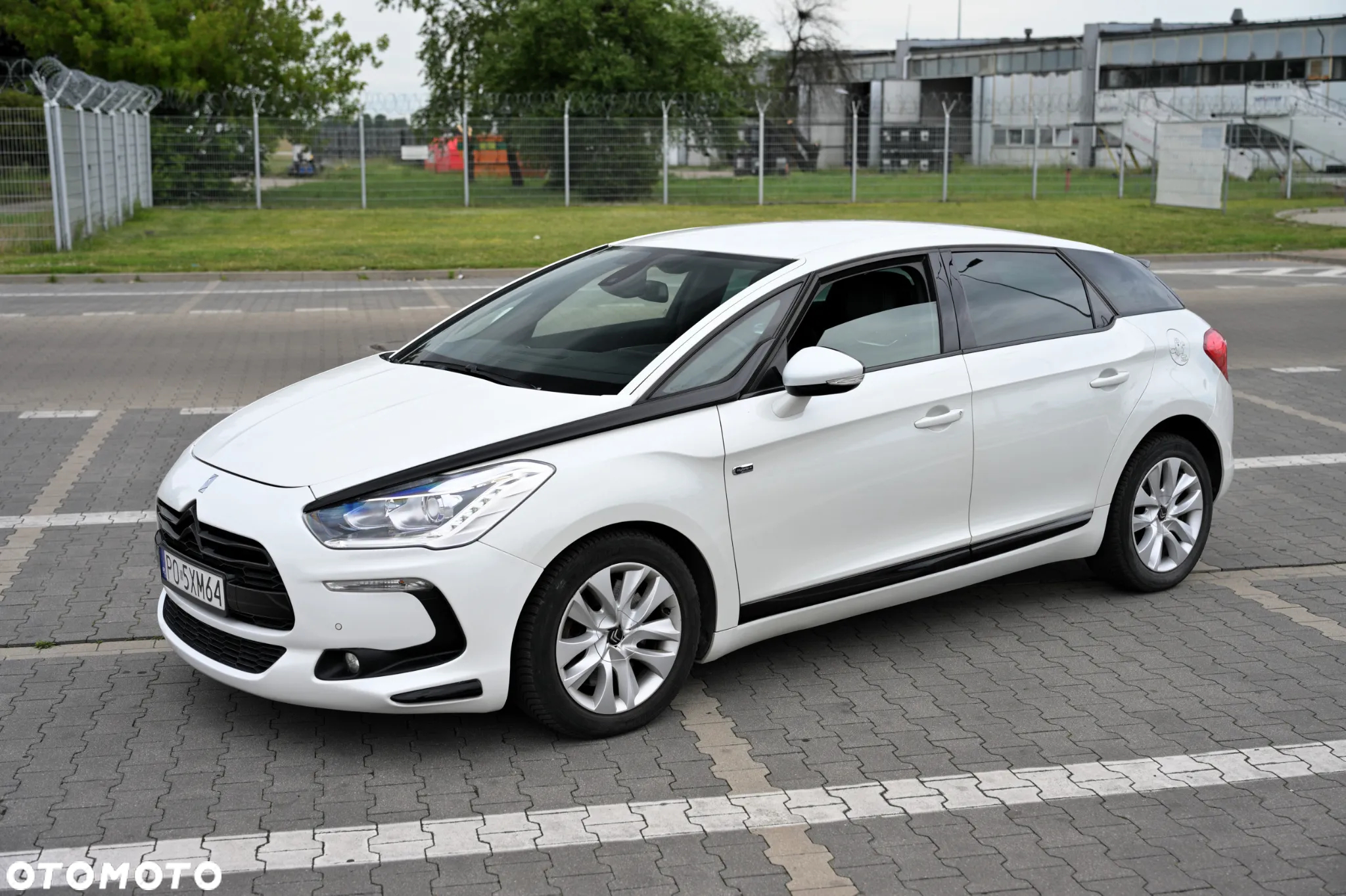 Citroën DS5 2.0 HDi Hybrid4 SoChic MCP - 6