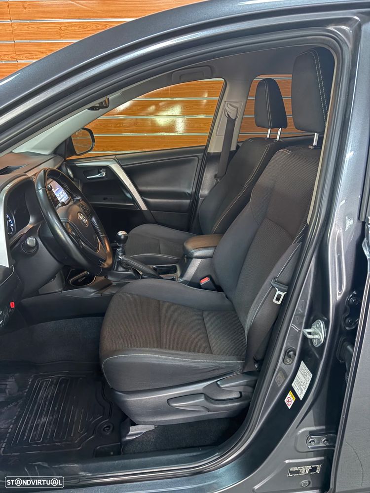 Toyota RAV4 2.0 D-4D Active - 10
