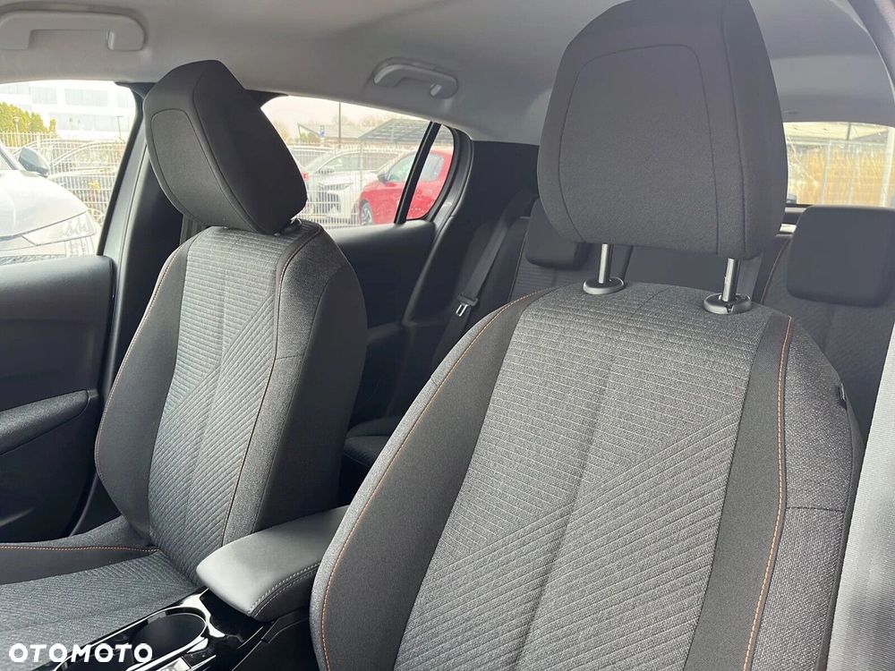 Peugeot 208 1.2 mHEV Business - 12