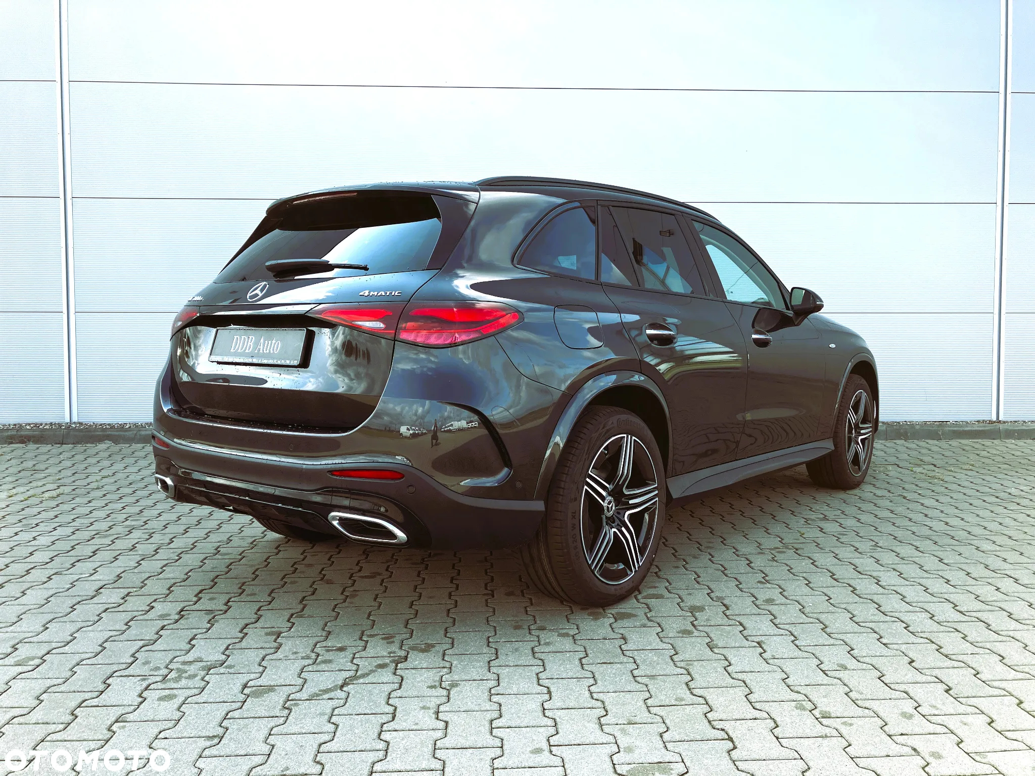 Mercedes-Benz GLC 300 e 4-Matic AMG Line - 3
