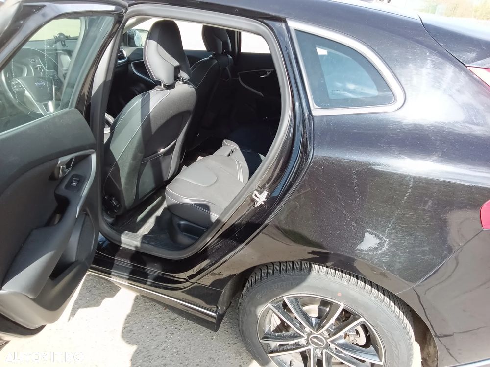 Volvo V40 D3 Momentum - 9