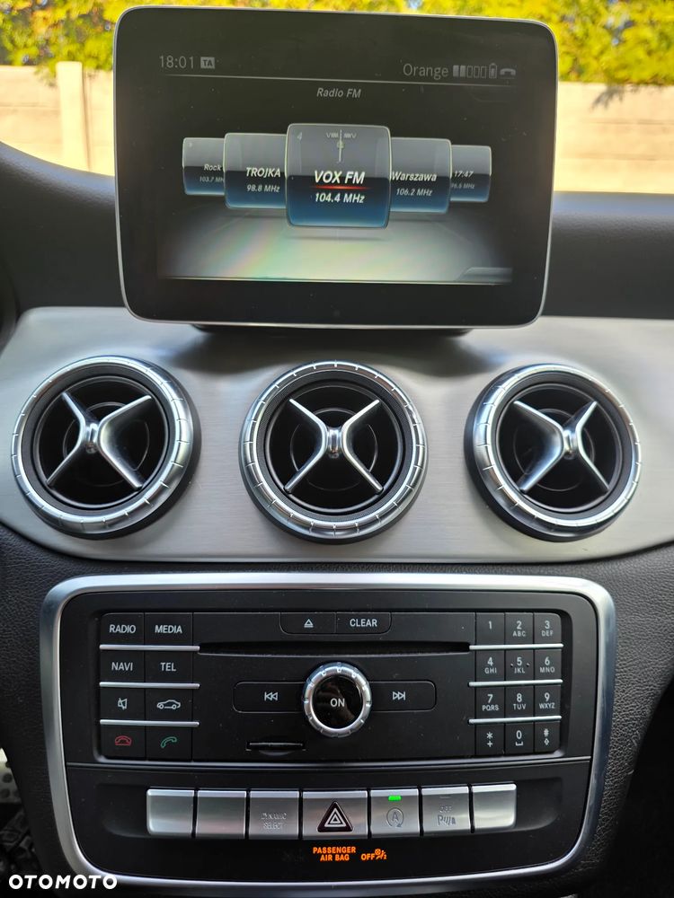 Mercedes-Benz CLA 180 7G-DCT AMG Line - 24