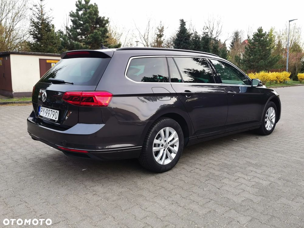 Volkswagen Passat 1.6 TDI SCR DSG Business - 3