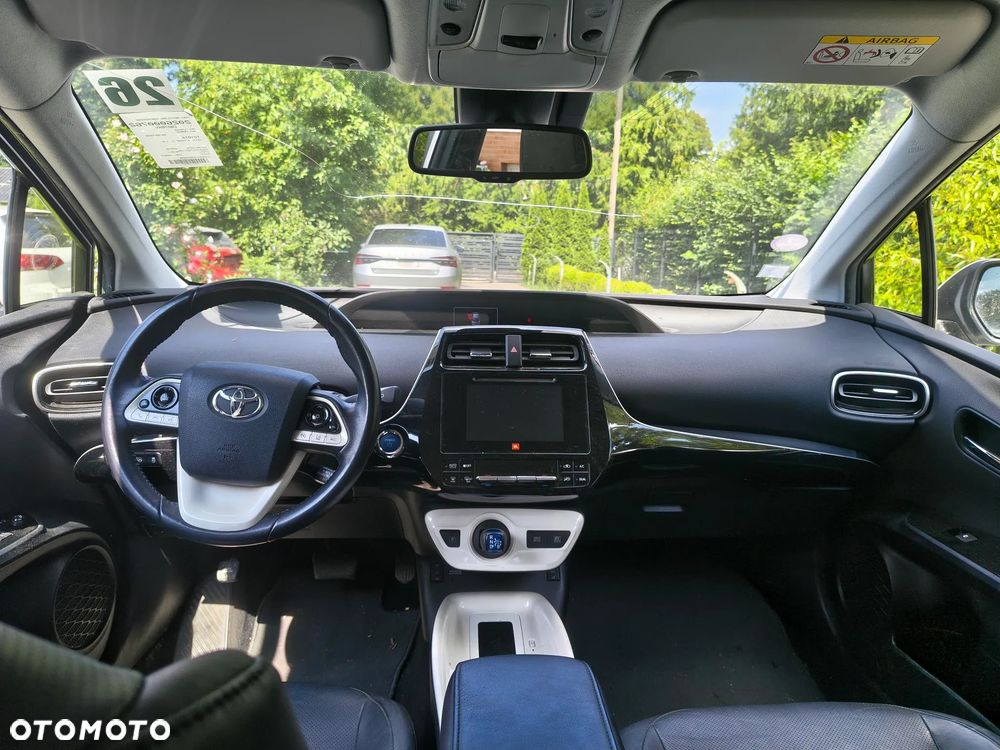 Toyota Prius (Hybrid) - 5