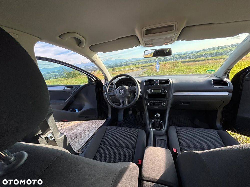 Volkswagen Golf - 10