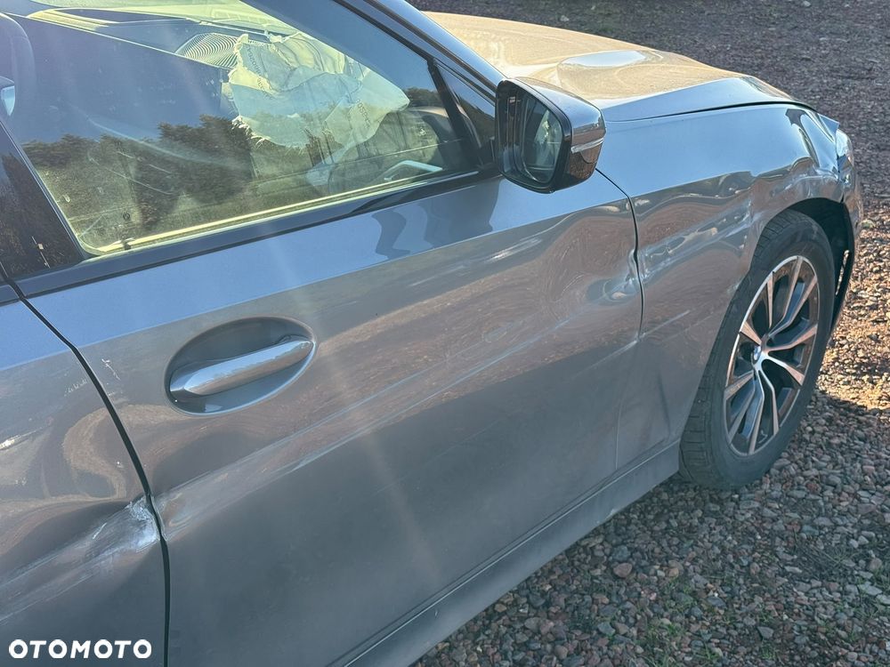 BMW Seria 3 318i - 14