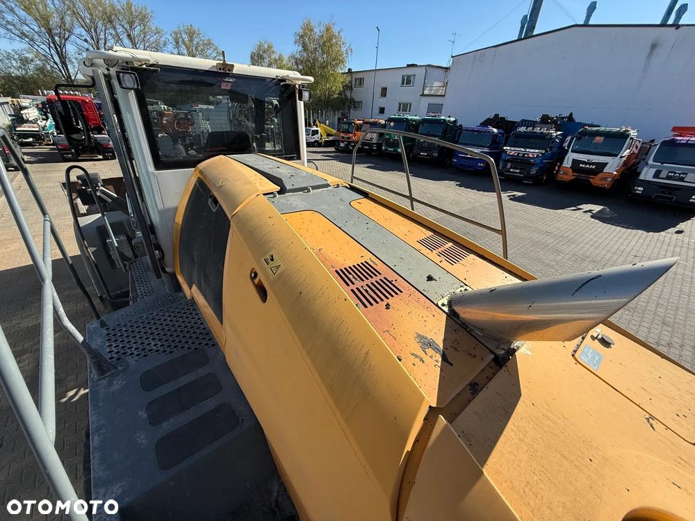 Liebherr L566 - 22