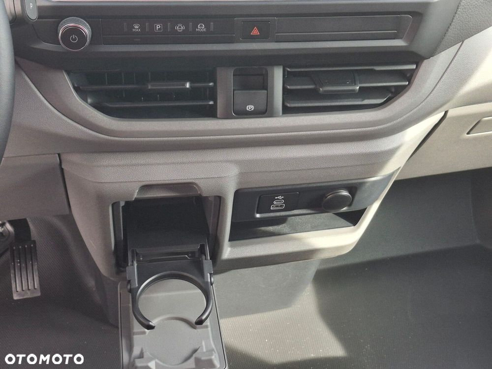 Volkswagen Transporter - 28