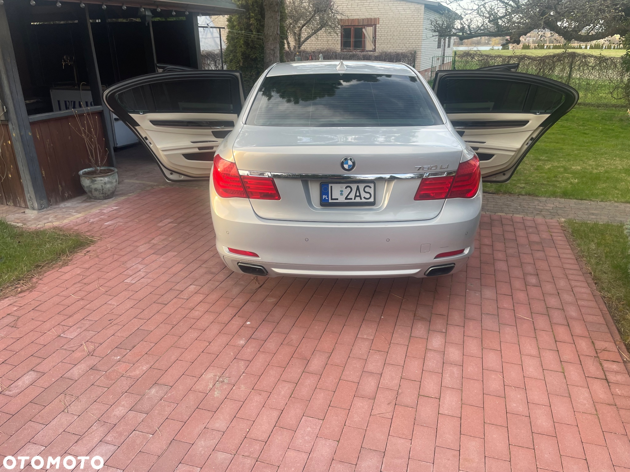 BMW Seria 7 750i L xDrive - 27