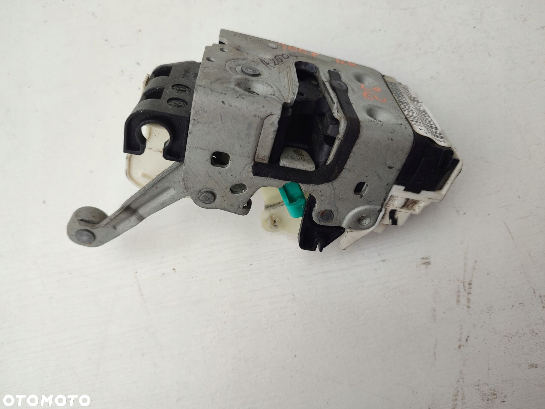 Zamek drzwi lewy przód kierowcy JEEP CHEROKEE LIBERTY KK 4PIN EUROPA - 4