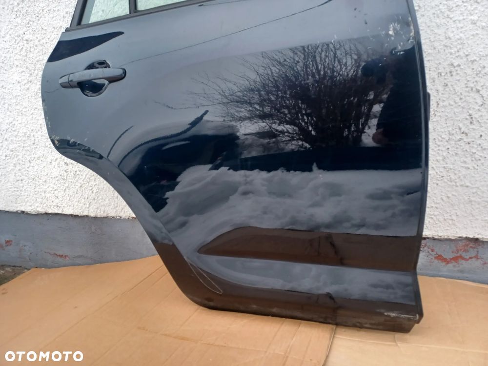 DRZWI TYLNE PRAWE TOYOTA RAV4 III LIFT - 2