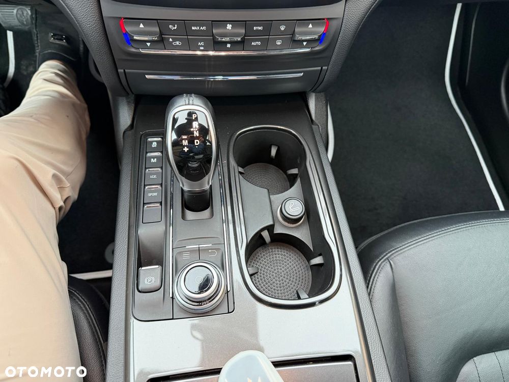 Maserati Ghibli GranSport - 22