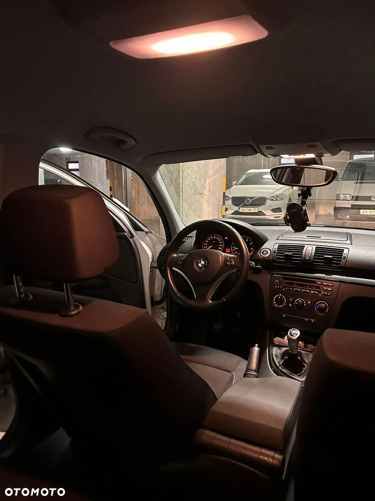 BMW Seria 1 116i - 11