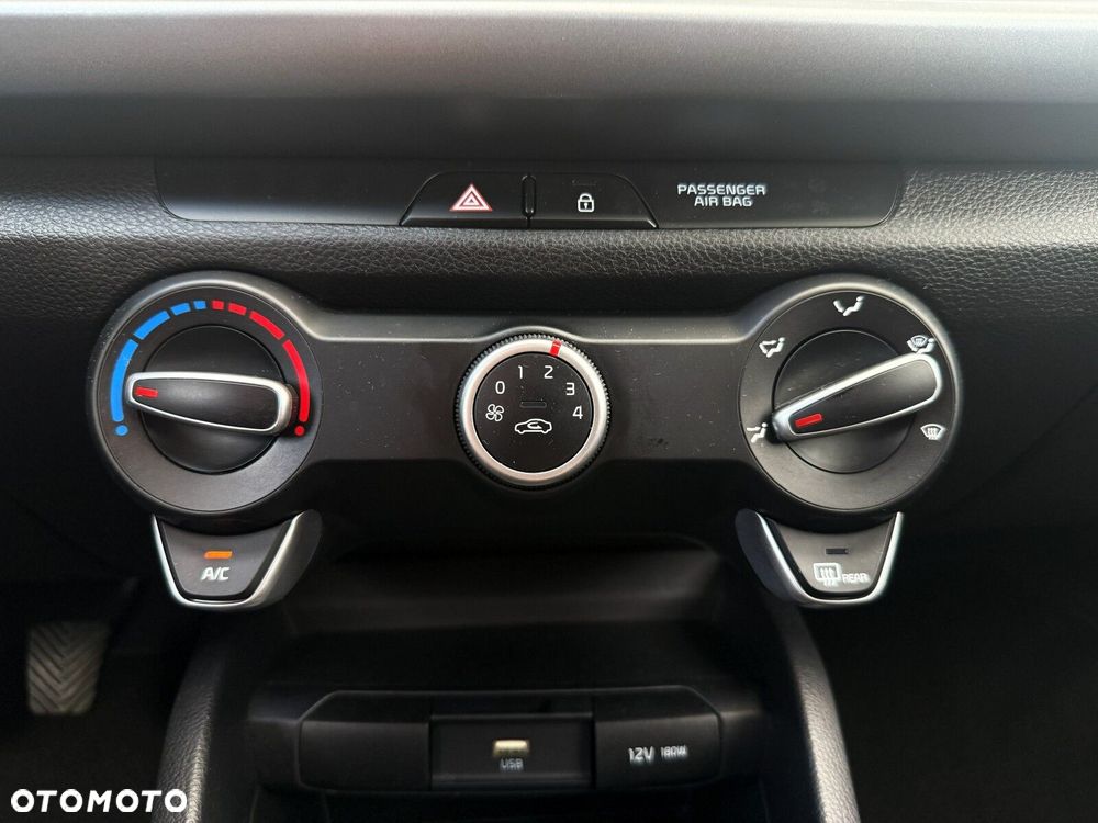 Kia Rio - 22