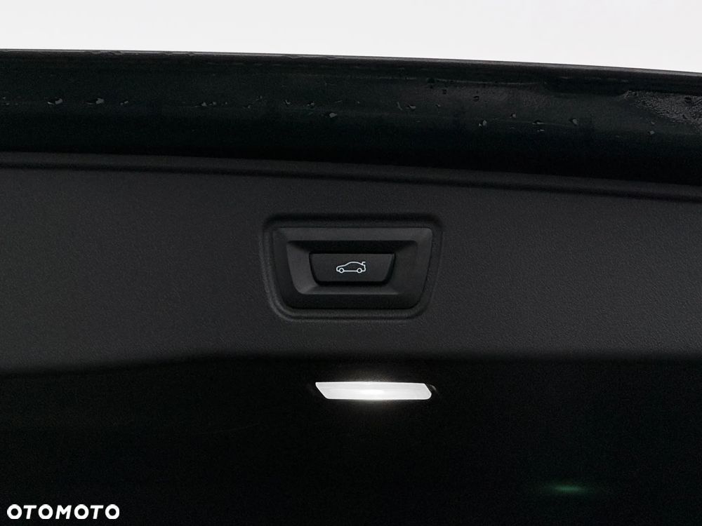 BMW Seria 5 520i - 13