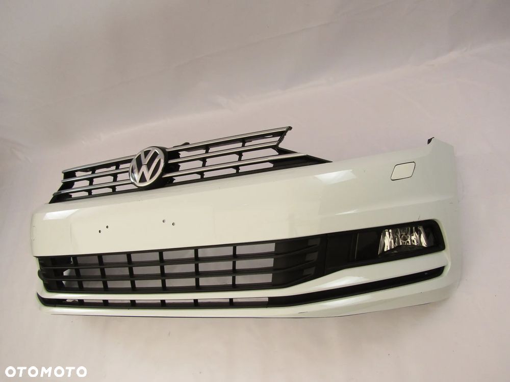 Zderzak przedni VW Touran 15 - 24 Sprysk. Lakier LC9A - 9