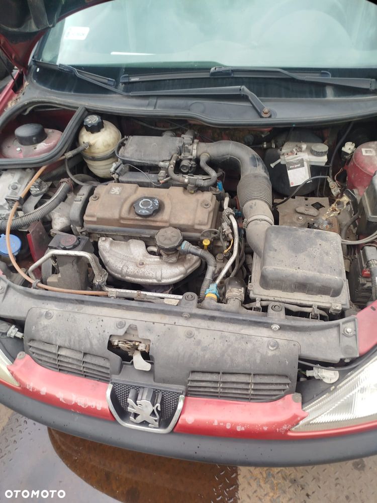 Peugeot 206  na części. - 5