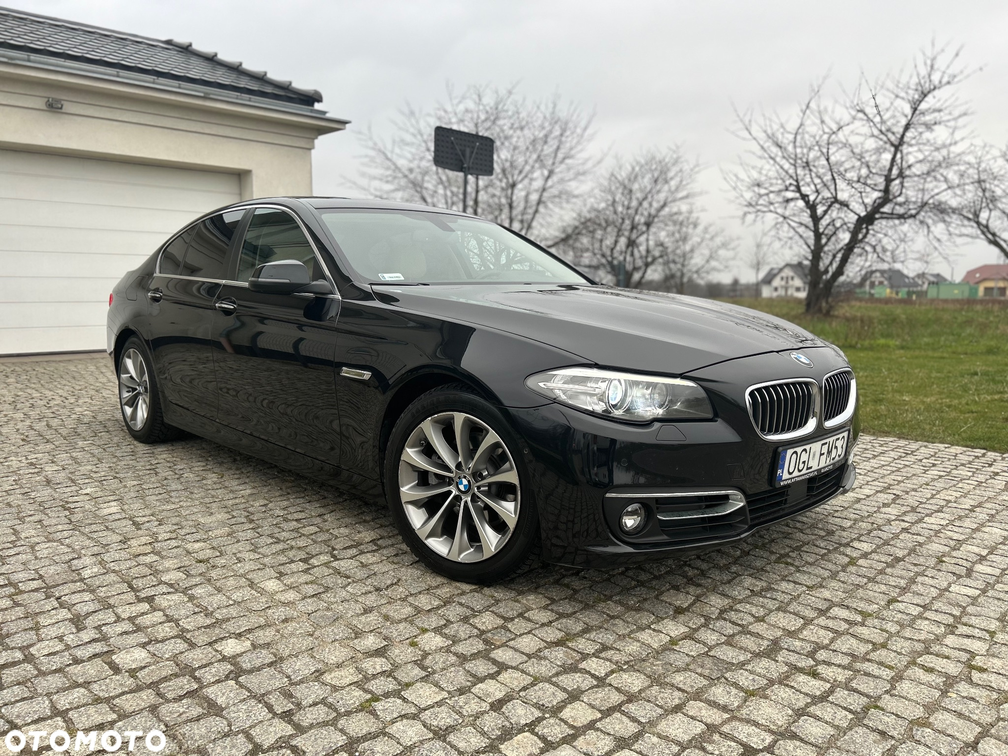 BMW Seria 5 528i xDrive - 14