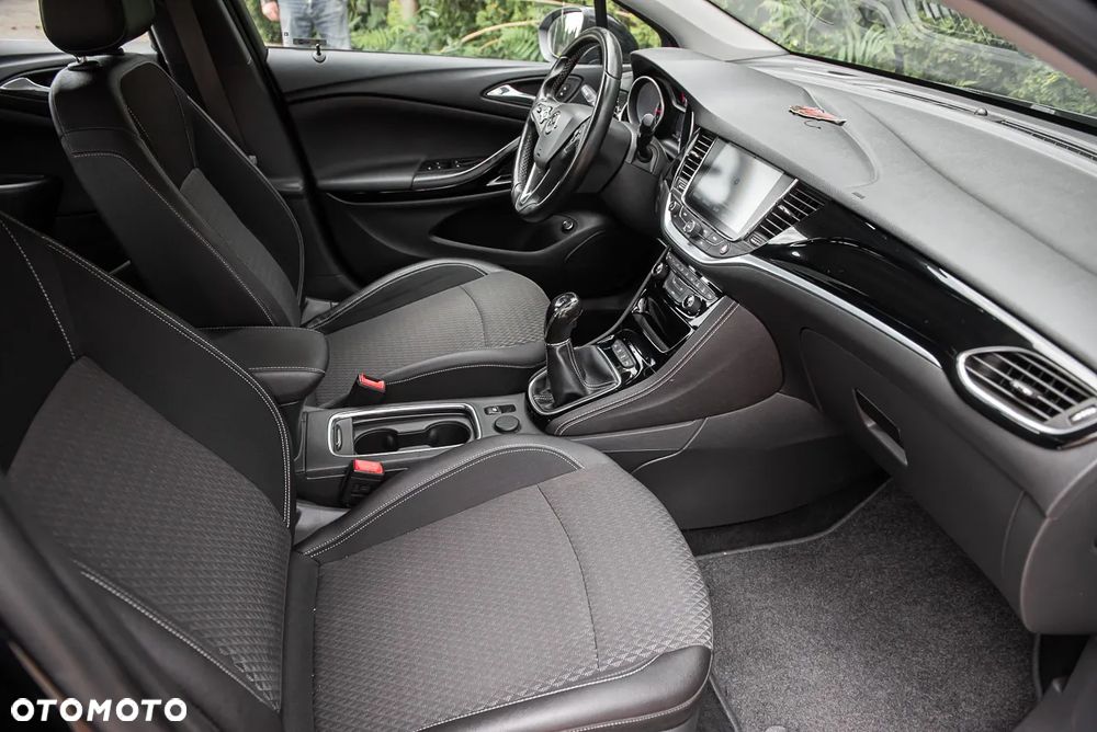 Opel Astra 1.4 T Dynamic S&S - 8