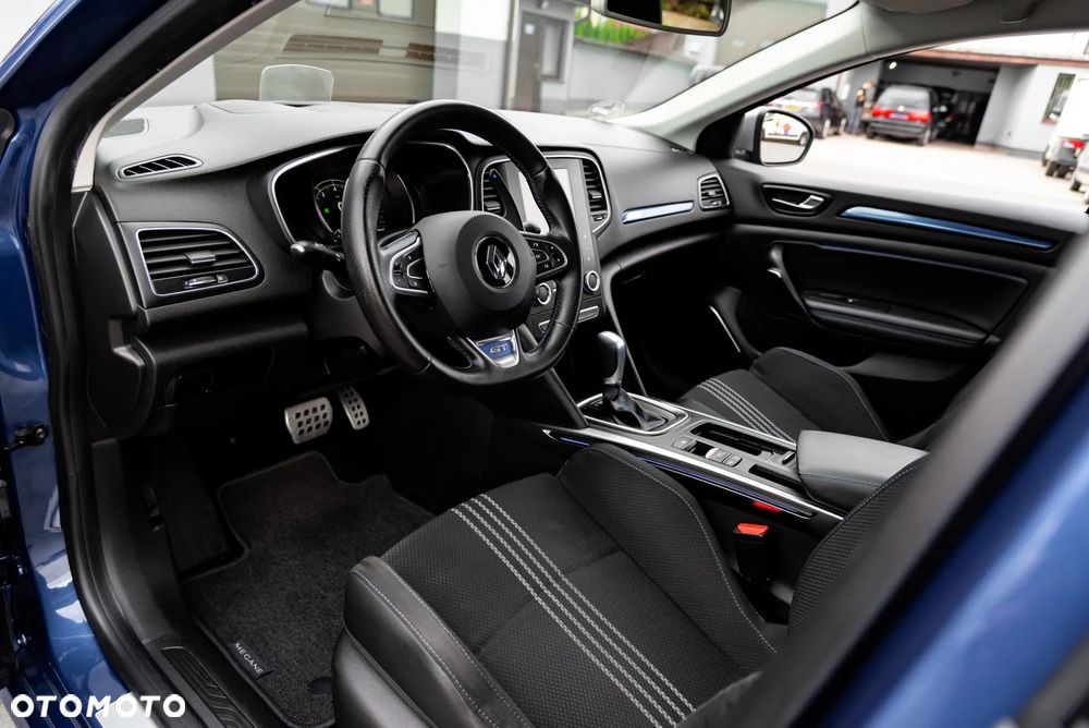 Renault Megane ENERGY TCe 205 EDC GT - 17