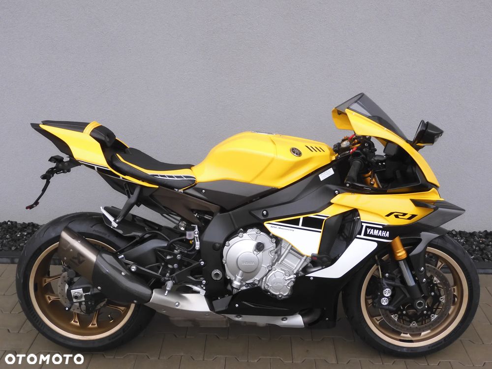 Yamaha R1 - 20