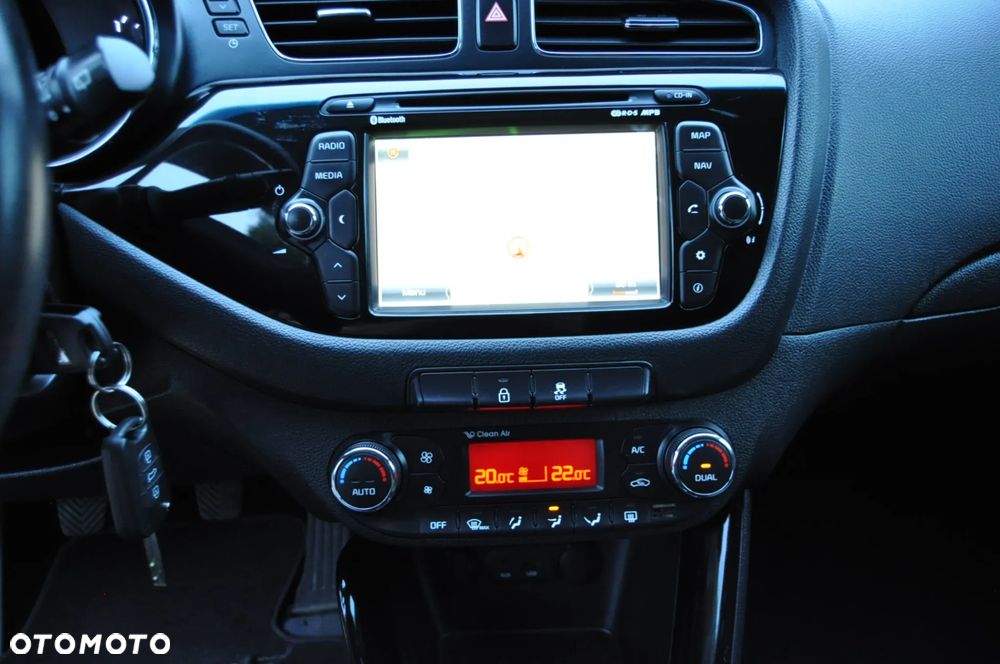 Kia Ceed 1.6 GDI Dream Team Edition - 12