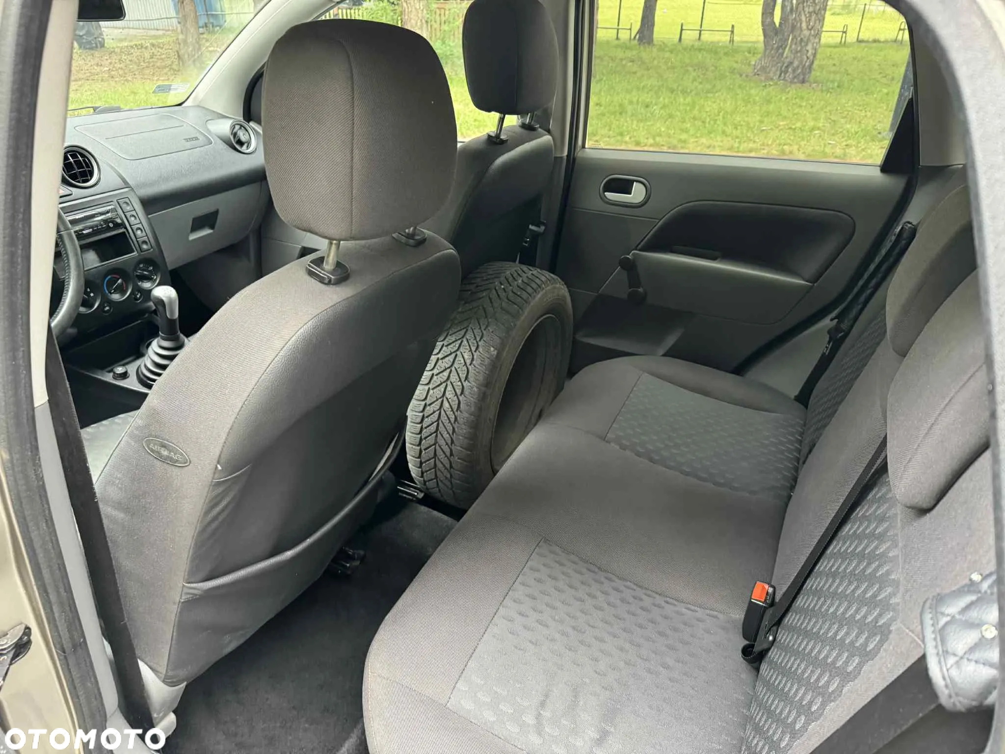 Ford Fiesta 1.4 Ambiente - 11