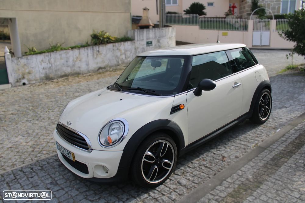 MINI 3 Portas One D - 4