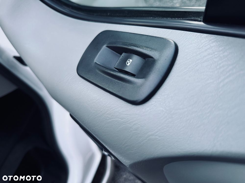 Renault Trafic - 28