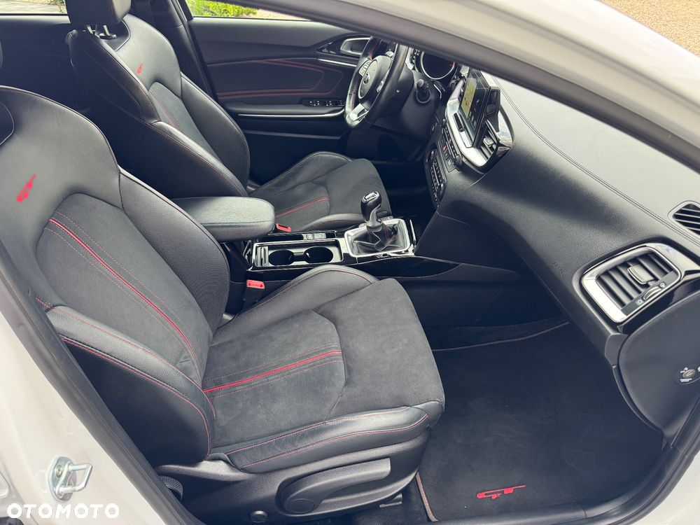 Kia ProCeed 1.6 T-GDI OPF GT - 19