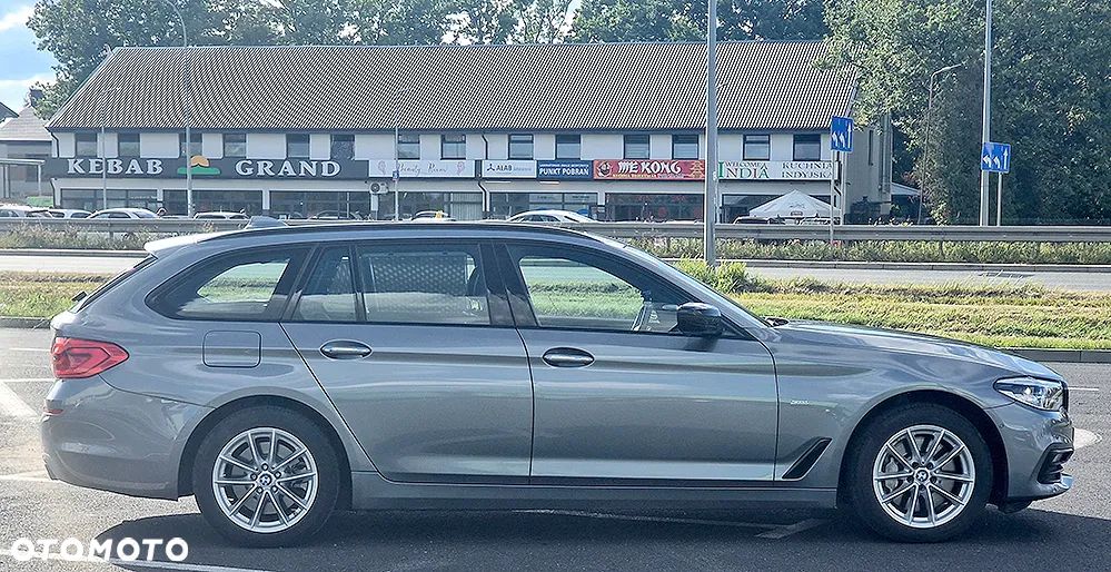 BMW Seria 5 525d Sport Line - 8