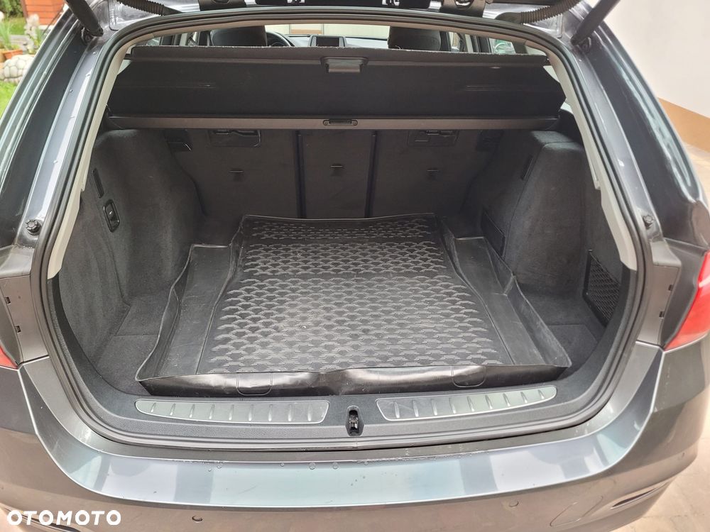 BMW Seria 3 320d Sport Line - 25