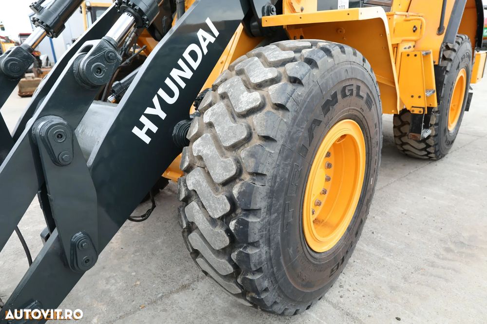 Hyundai HL 955A TM - 17