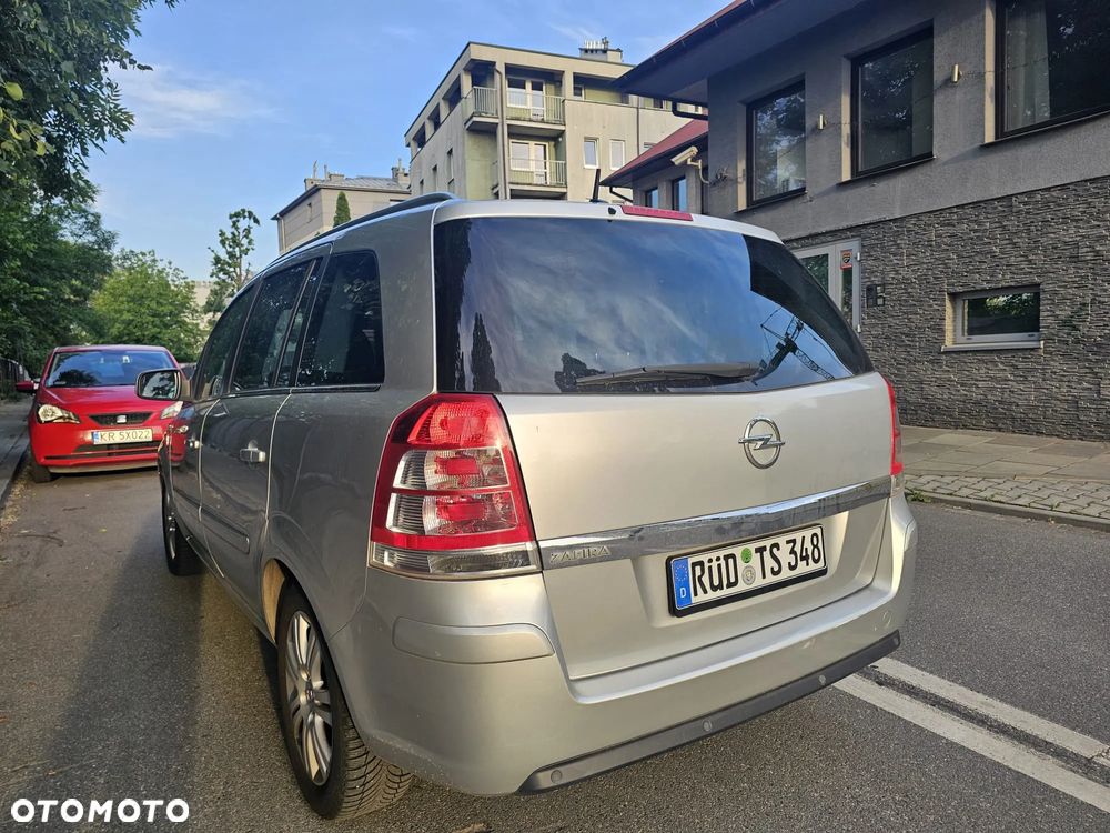 Opel Zafira 1.8 Cosmo - 25