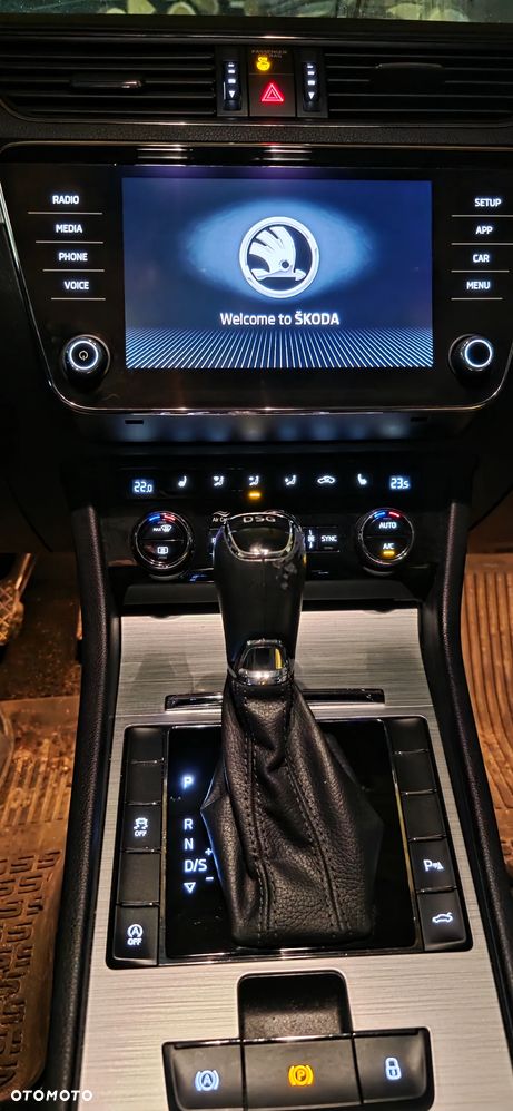 Skoda Superb 2.0 TSI Ambition DSG - 36