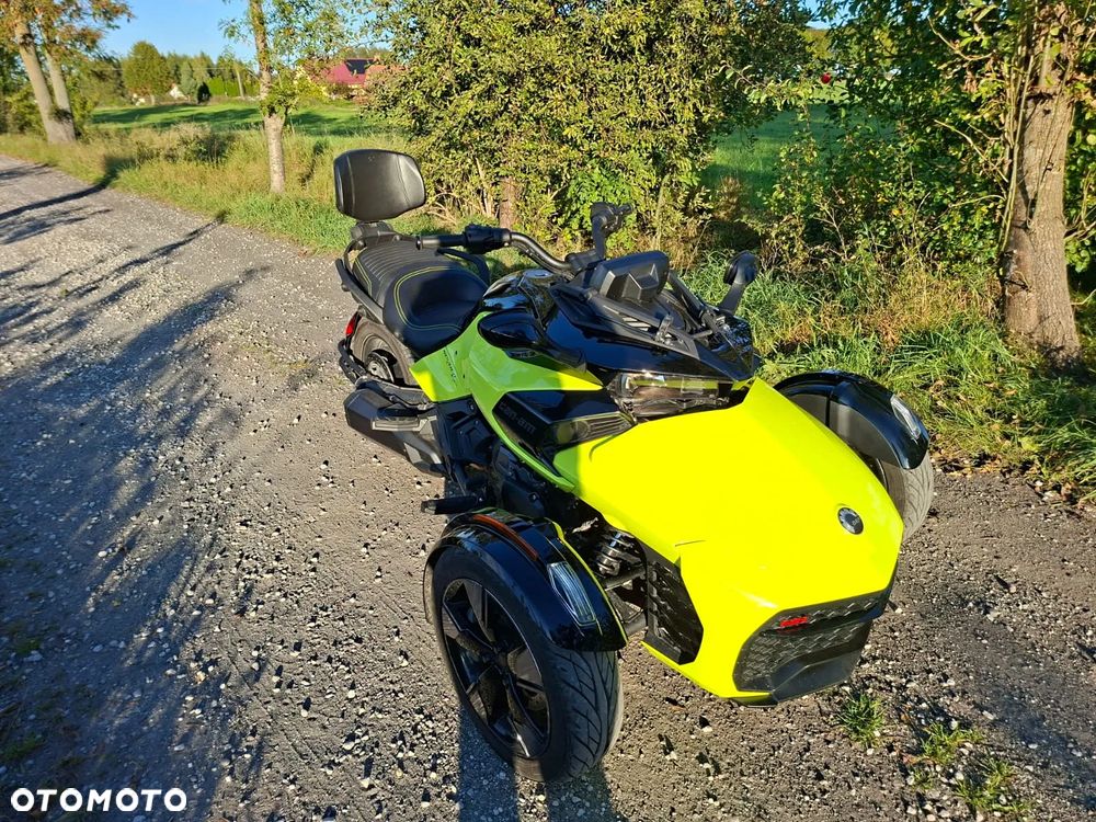 Can-Am Spyder - 13
