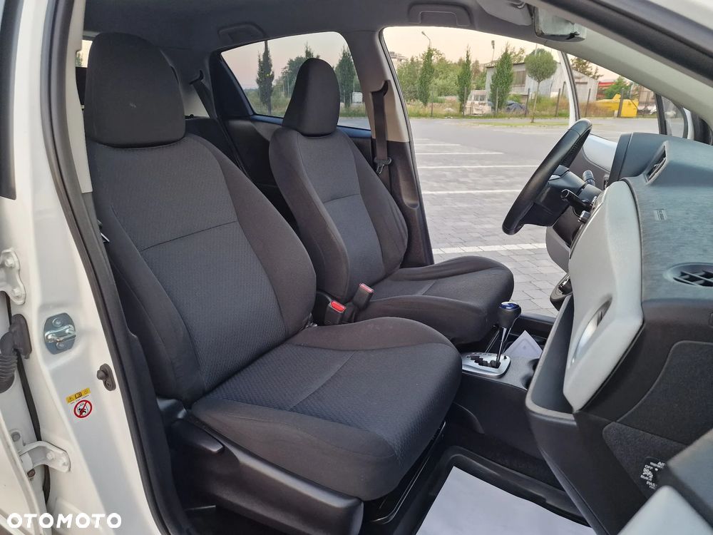 Toyota Yaris Hybrid 100 Business Edition - 24