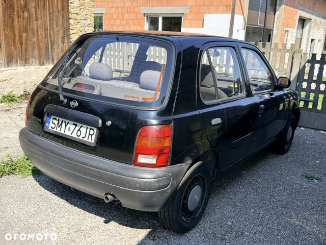 Nissan Micra 1.0 L - 4