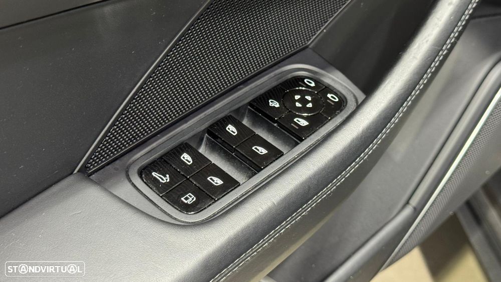 Porsche Panamera Sport Turismo 4 E-Hybrid - 17