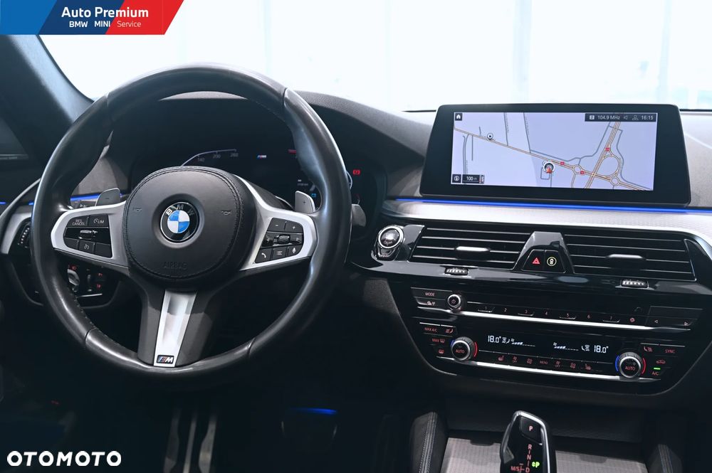 BMW Seria 5 540i xDrive - 14