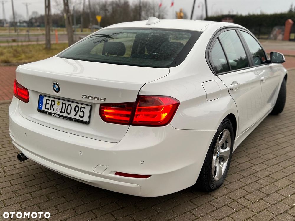 BMW Seria 3 320d DPF - 12